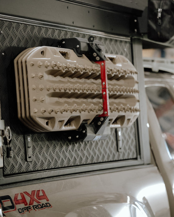 Wilwood Narrow Superlite 4R Rear Kit 12.88in GT Vented Rotors Red G-Body W/ 2.62in Axle Offset