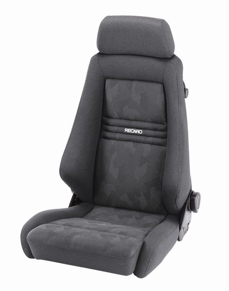 Recaro Specialist M Display Seat (Comfort/Reclinable) - Black Nardo w/Chrome Base