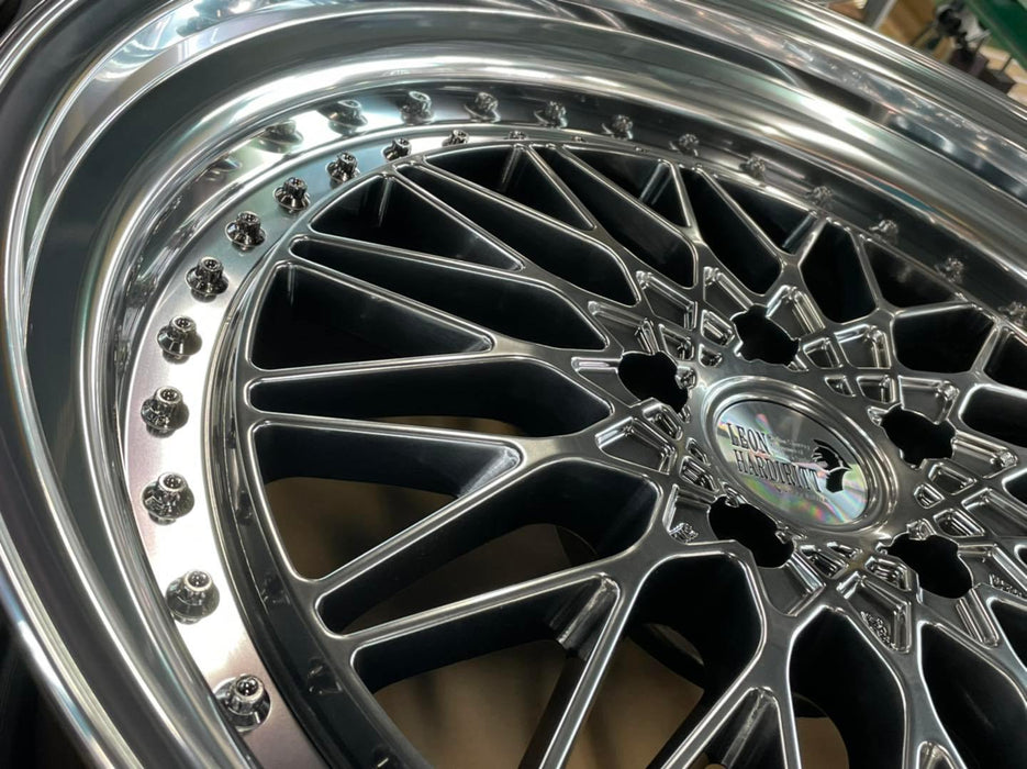 Leon Hardiritt Beifall 21x9 21x10 (Set)
