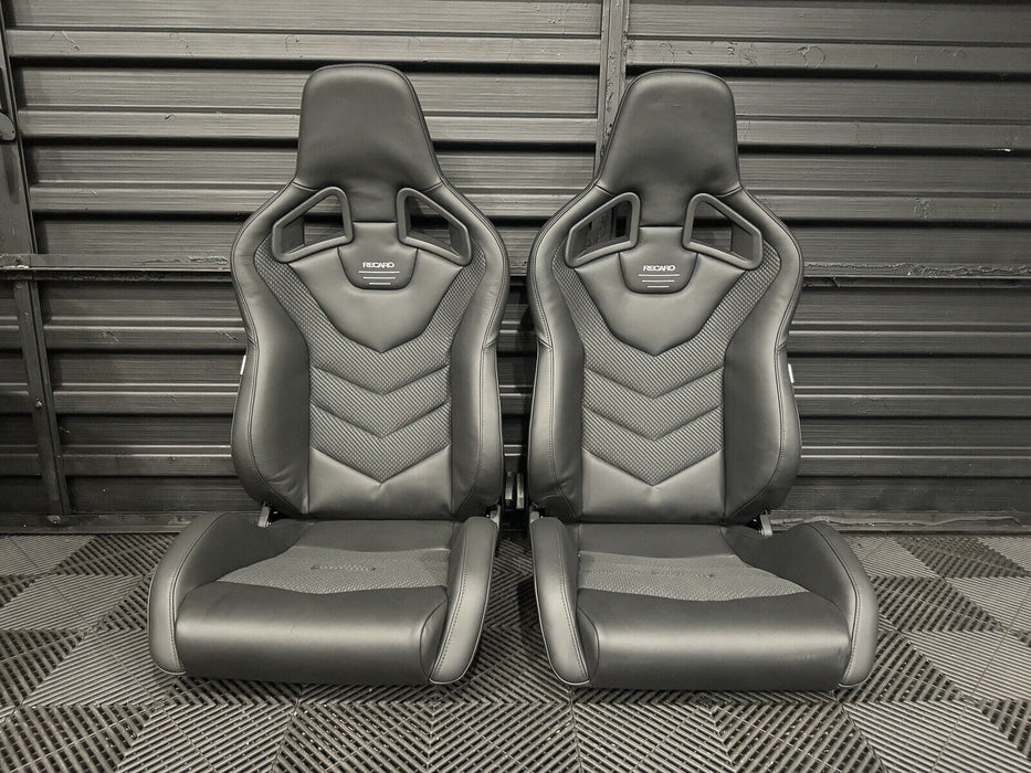 Recaro Sportster GT w/Sub-Hole Passenger Seat - Black Leather/Carbon Weave