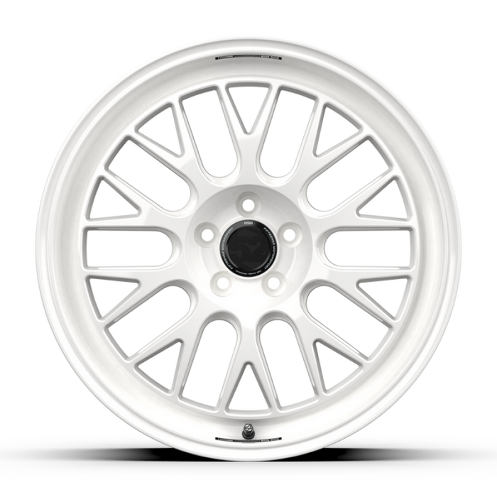 fifteen52 Holeshot RSR 19x9.5 5x114.3 38mm ET 73.1mm Center Bore Rally White