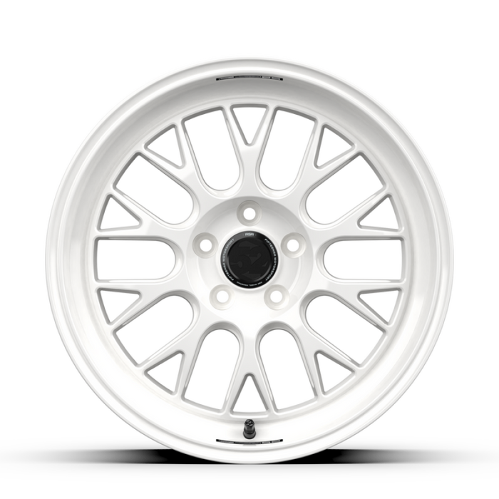 fifteen52 Holeshot RSR 18x9.5 5x114.3 38mm ET 73.1mm Center Bore Rally White