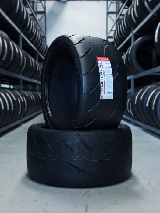 Enkei Quasar 18x8in / 5x112 BP / 45mm Offset / 72.6mm Bore - Gloss Black Wheel