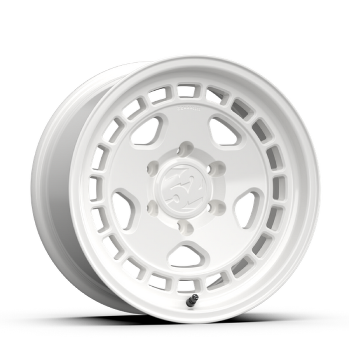 fifteen52 Turbomac HD Classic 17x8.5 / 6x135 BP / 0 ET / 87.1mm CB / 4.75in BS / Classic White Wheel