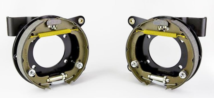 Wilwood Bracket Kit (Pair) - 12-Bolt Chevy 2.75/2.81 OFFSET 1PC 11.0x.81 Staggered