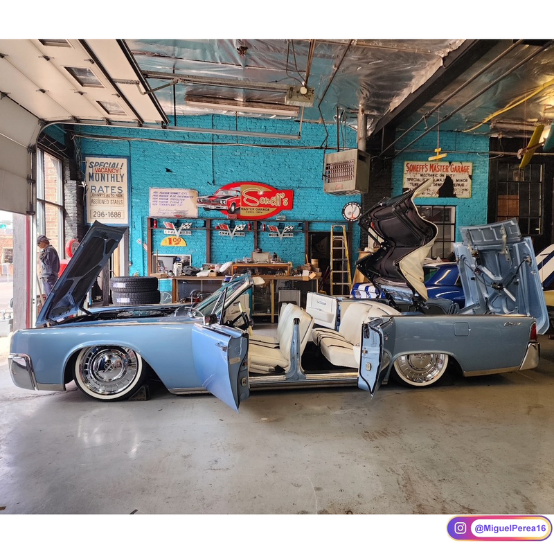 Universal Air Aeroleaf 64-65 Lincoln Continental - view 2