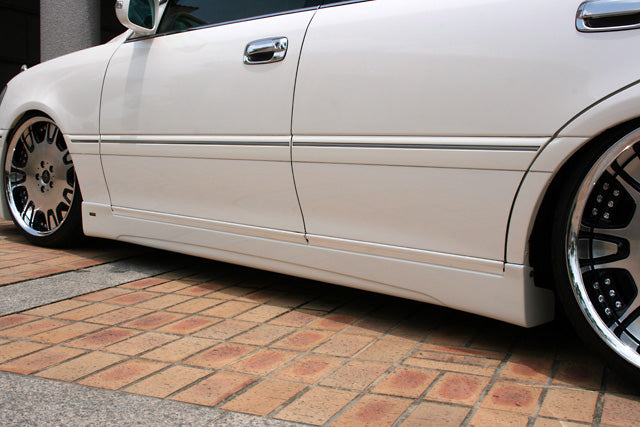 Aimgain Cygnus17 Toyota Crown Side Skirts